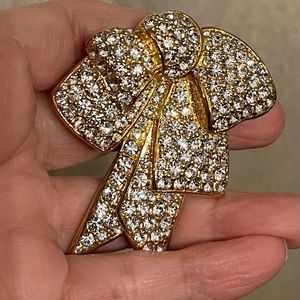 Nolan Miller Brooch Pin. Size 2.2 x 2.5 inches. Beautiful color and great shine.